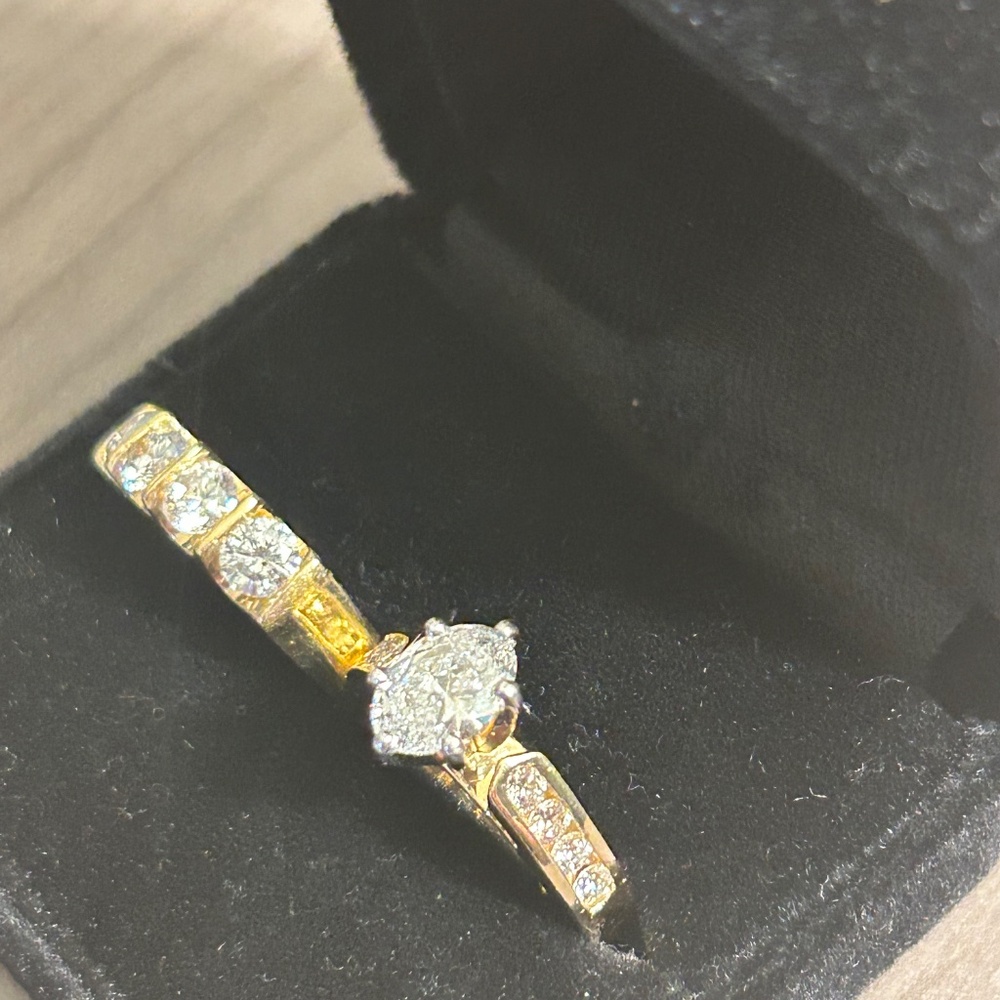 .95 Carat Center Diamond Ring Set.  Natural, Not Lab Grown.  14K Yellow Gold. - Picture 16 of 17